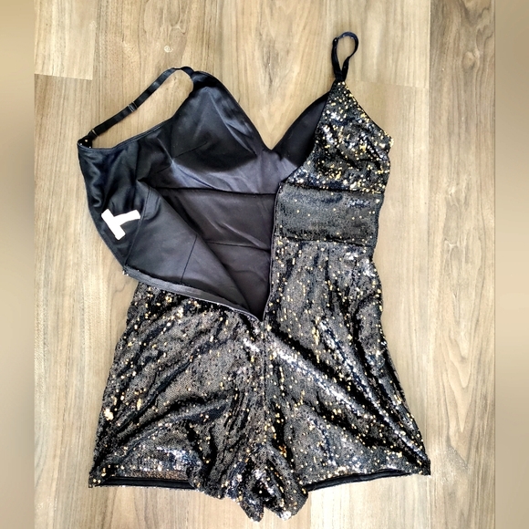 Sparkly Sequins Romper - Picture 10 of 14
